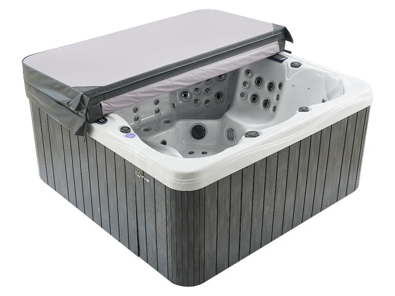 W'eau Monaco spa met half geopende isolerende cover
