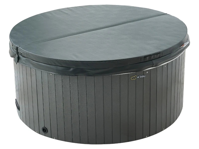 W'eau Orta spa afgesloten met de meegeleverde ronde cover